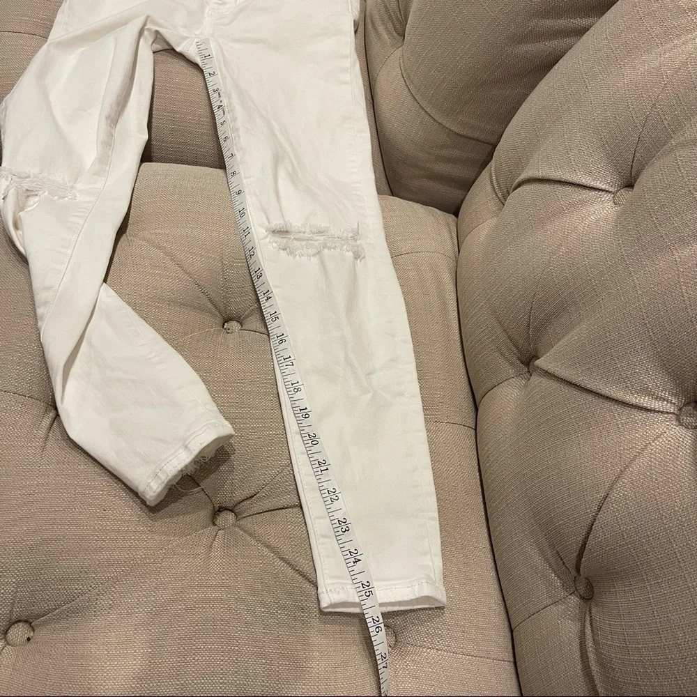 R: American Eagle Super Stretch White Jeggings 2 Short